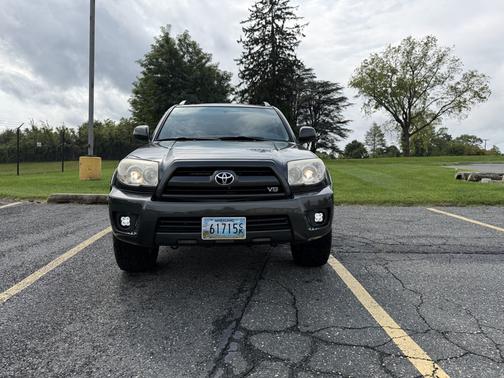 Gray 2008 Toyota 4Runner Limited V8