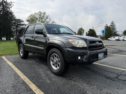 Gray 2008 Toyota 4Runner Limited V8