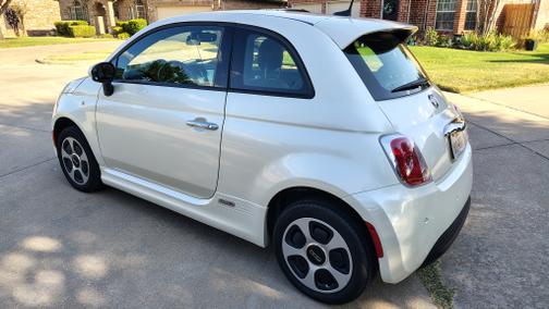 White 2017 FIAT 500e Battery Electric