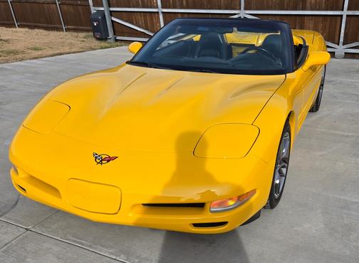 2004 Chevrolet Corvette Base