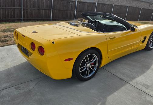 2004 Chevrolet Corvette Base