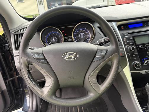 2011 Hyundai SONATA GLS