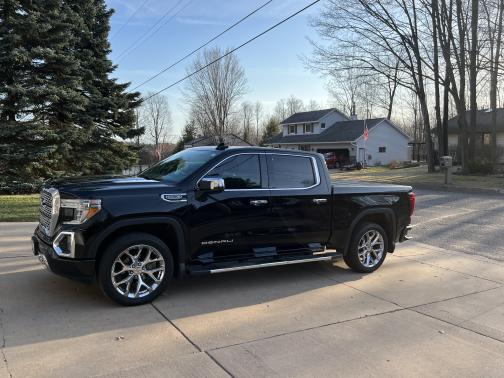 car rental near marquette mi