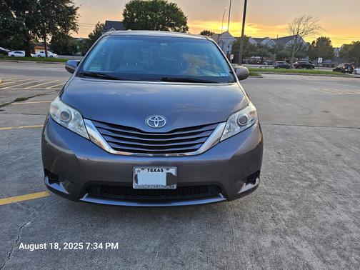 2017 Toyota Sienna LE