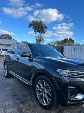 Gray 2022 BMW X7 xDrive40i