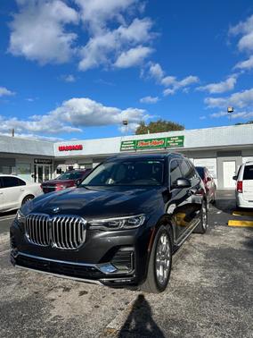 Gray 2022 BMW X7 xDrive40i