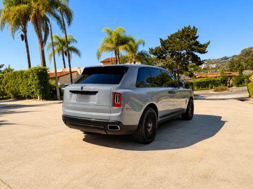 Gray 2023 Rolls-Royce Cullinan Base