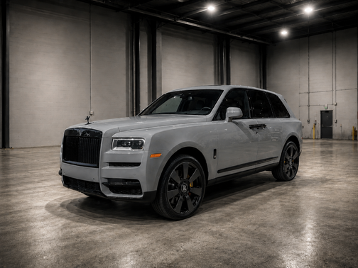 Gray 2023 Rolls-Royce Cullinan Base