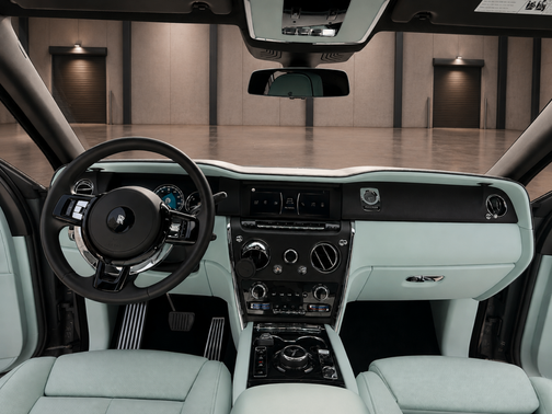 Gray 2023 Rolls-Royce Cullinan Base