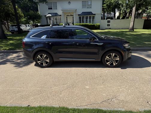 Blue 2022 Kia Sorento Plug-In Hybrid SX