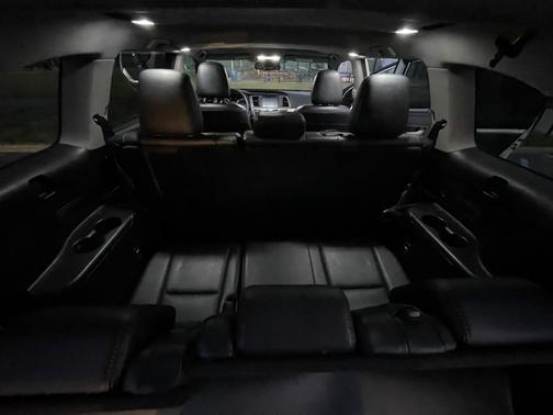 White 2016 Toyota Highlander XLE