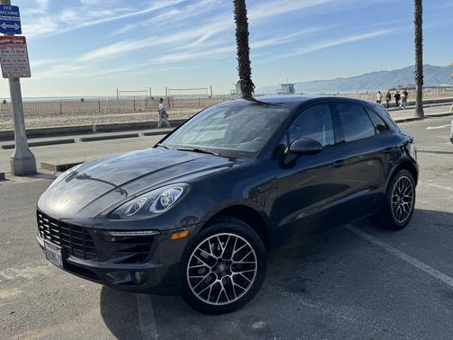 2018 Porsche Macan Macan Sport Edition