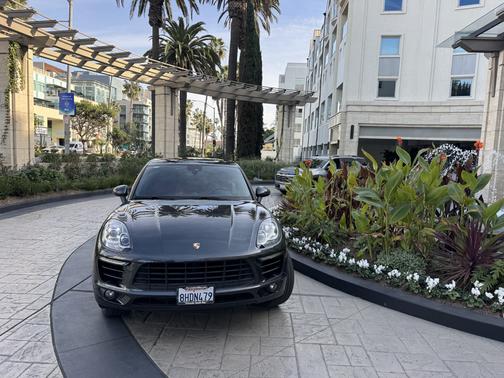 2018 Porsche Macan Macan Sport Edition