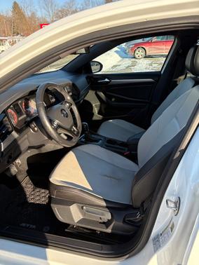 2019 Volkswagen Jetta 1.4T R-Line