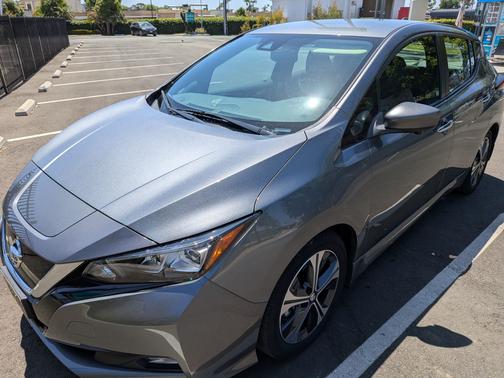 2022 Nissan Leaf SV
