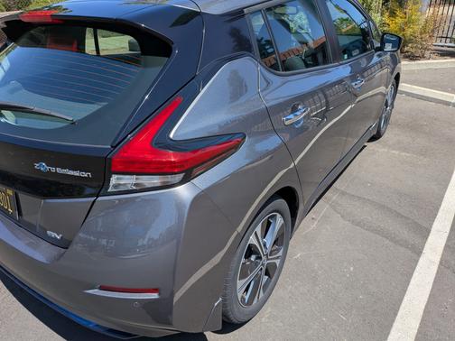 2022 Nissan Leaf SV