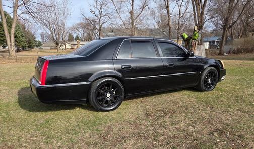 Black 2008 Cadillac DTS Performance