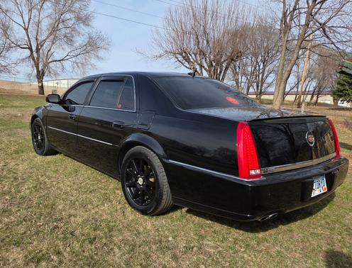 Black 2008 Cadillac DTS Performance