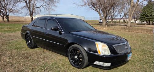 Black 2008 Cadillac DTS Performance