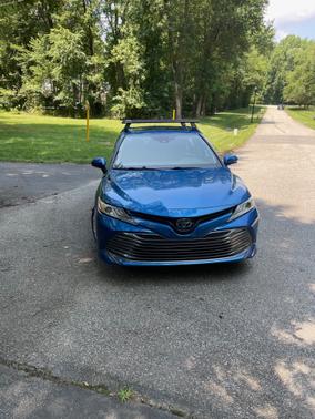 2020 Toyota Camry Hybrid XLE