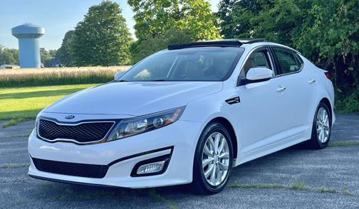 White 2014 Kia Optima EX