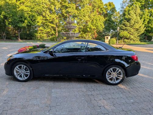 2010 INFINITI G37 Base