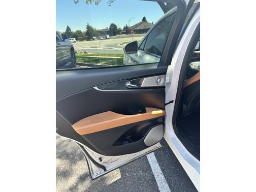 2022 Lincoln Nautilus Black Label