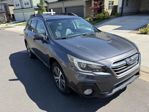 Gray 2019 Subaru Outback 2.5i Limited