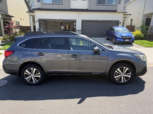 Gray 2019 Subaru Outback 2.5i Limited
