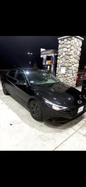 Black 2021 Hyundai ELANTRA SEL