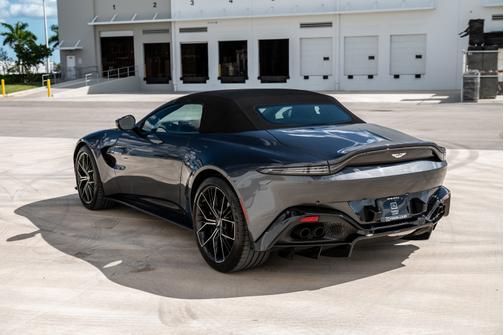 2021 Aston Martin Vantage Base
