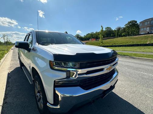 White 2021 Chevrolet Silverado 1500 LT