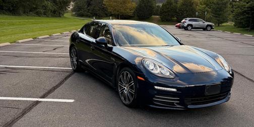 Blue 2016 Porsche Panamera 4 Edition
