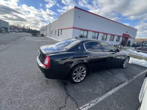 2010 Maserati Quattroporte Base