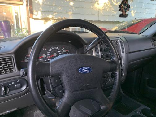 2005 Ford Explorer XLT Sport