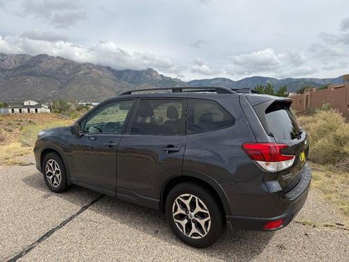Black 2019 Subaru Forester Premium