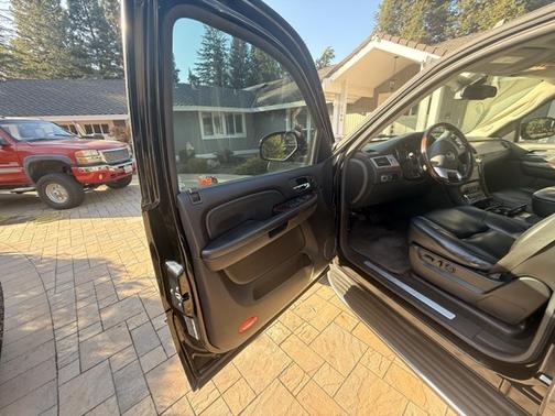 2007 Cadillac Escalade Base