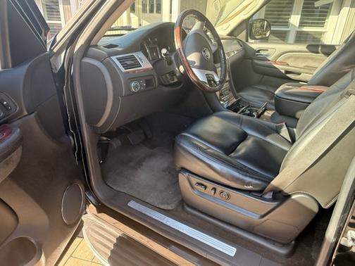 2007 Cadillac Escalade Base