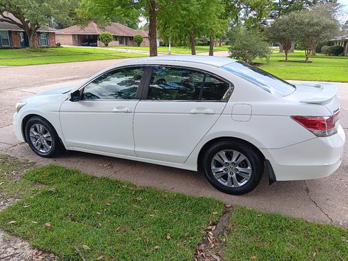 Beige 2011 Honda Accord SE