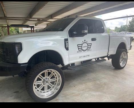 White 2017 Ford F-250 Lariat