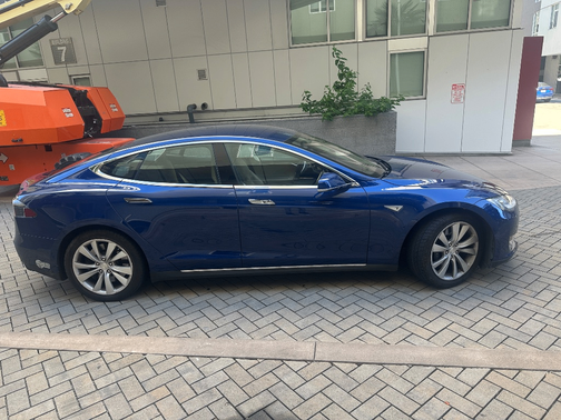 Blue 2015 Tesla Model S 70