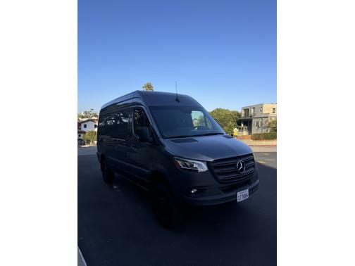 2024 Mercedes-Benz Sprinter 2500 Standard Roof