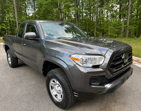 Gray 2018 Toyota Tacoma SR