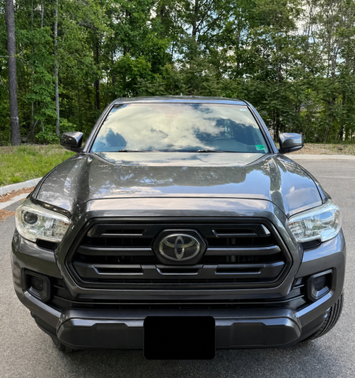 Gray 2018 Toyota Tacoma SR