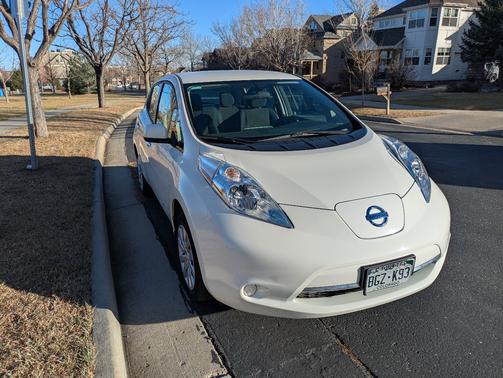 2016 Nissan Leaf S