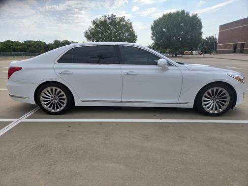 White 2018 Genesis G90 3.3T Premium