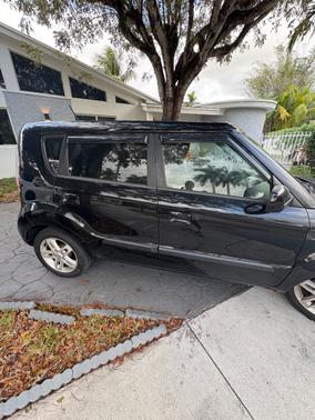 2010 Kia Soul +