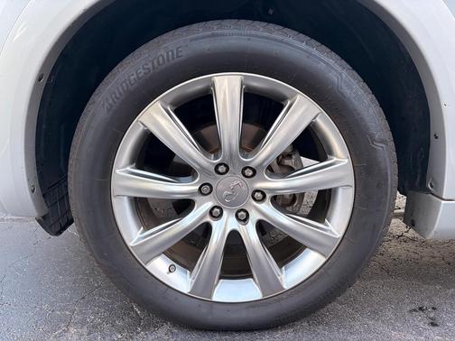 Silver 2012 INFINITI QX56 Base