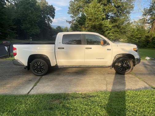 2019 Toyota Tundra SR5