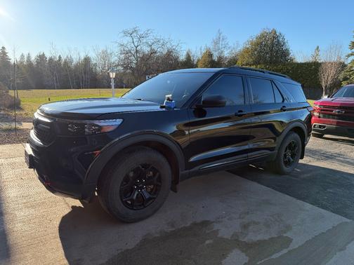 Black 2022 Ford Explorer Timberline
